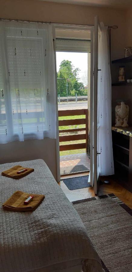 Rosy Apartman Apartment Vonyarcvashegy Luaran gambar